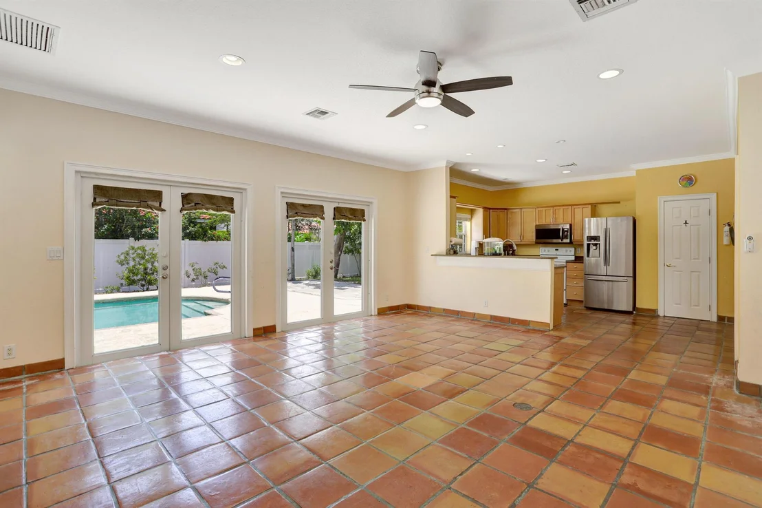Photo of 237 NW 7th Street