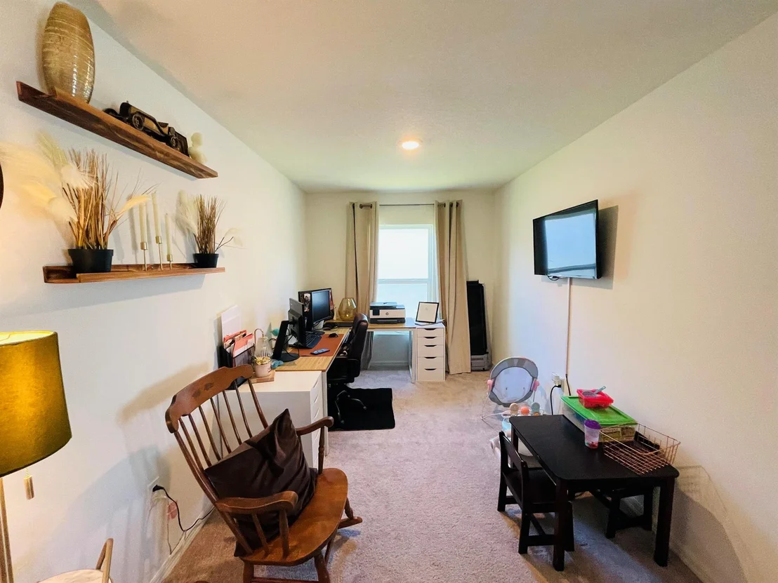 Photo of 787 SE 25th Drive