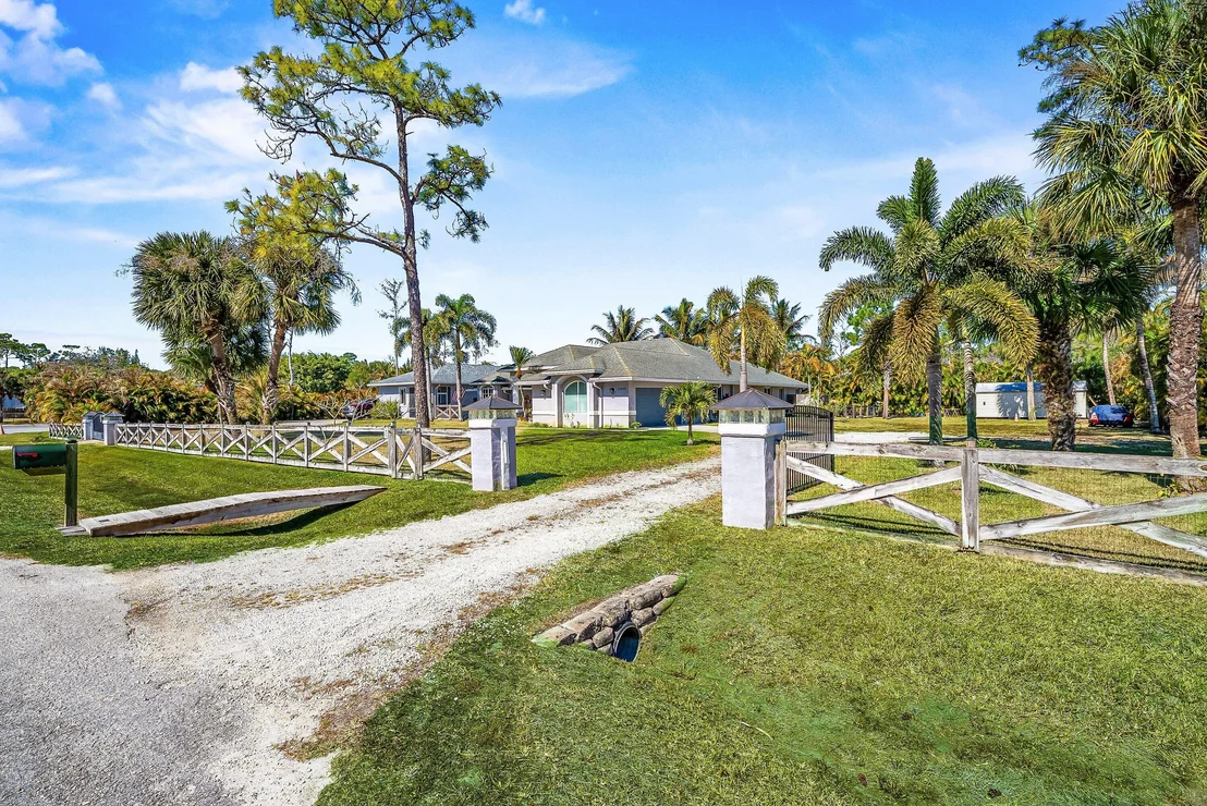 Photo of 15929 86th Road N