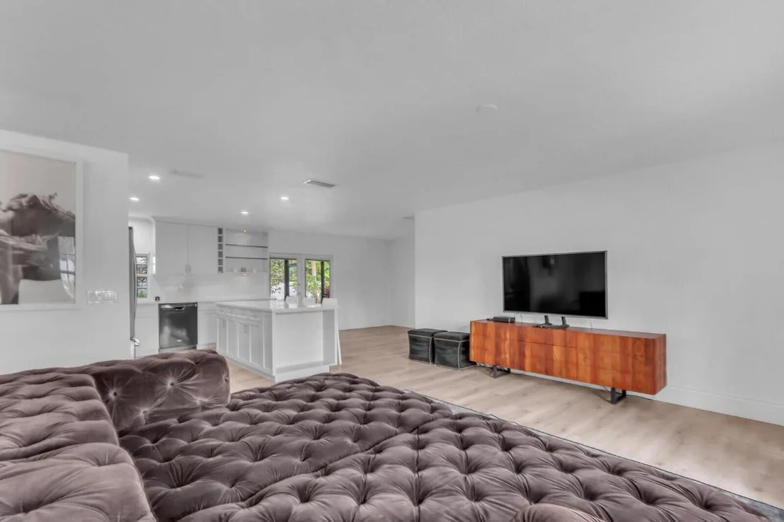 Photo of 1 Beverly Road W
