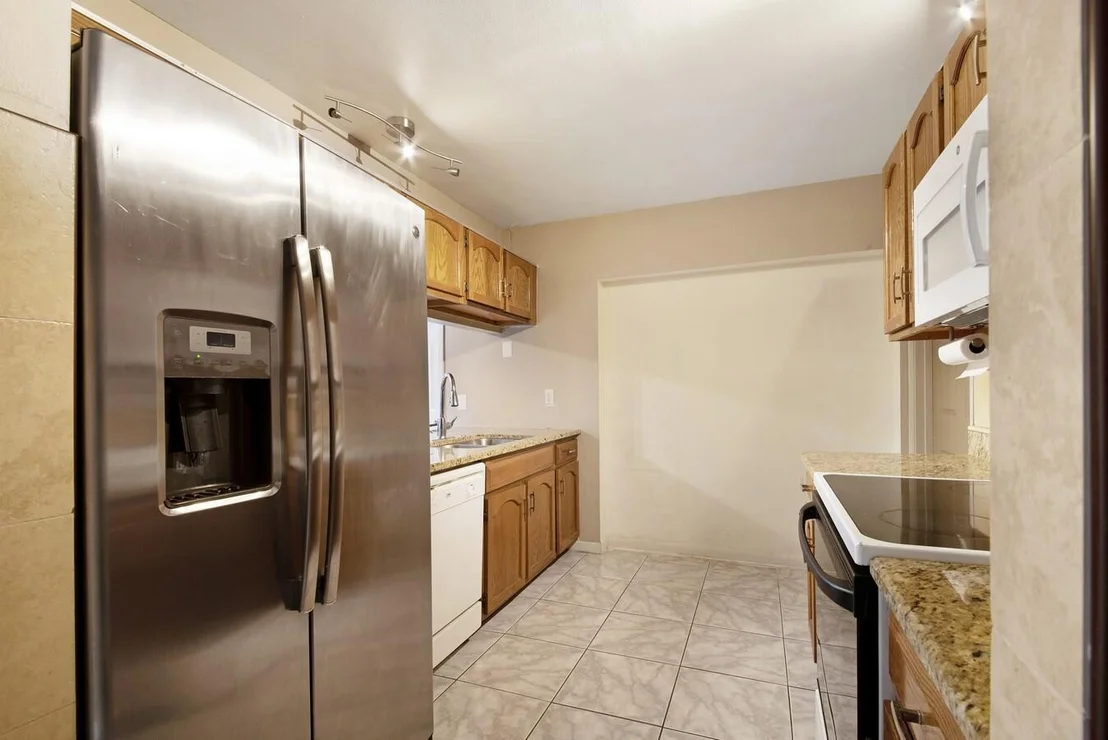 Photo of 2075 SW 24th Circle