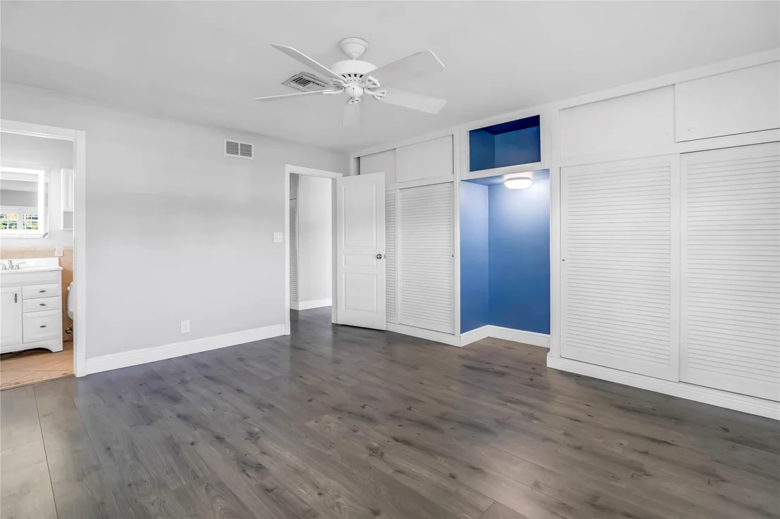 Photo of 827 SE 10th Terrace