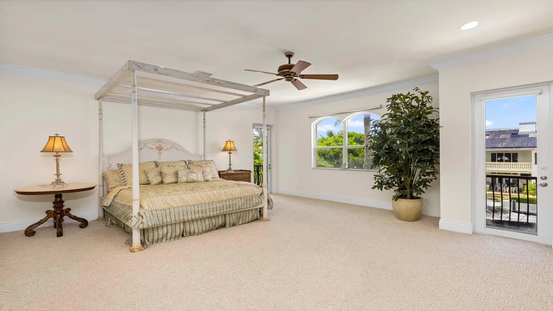 Photo of 929 Banyan Drive