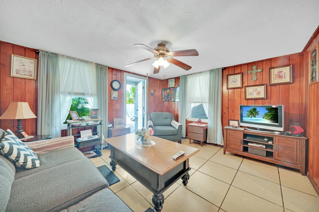 Photo of 5271 Wallis Road