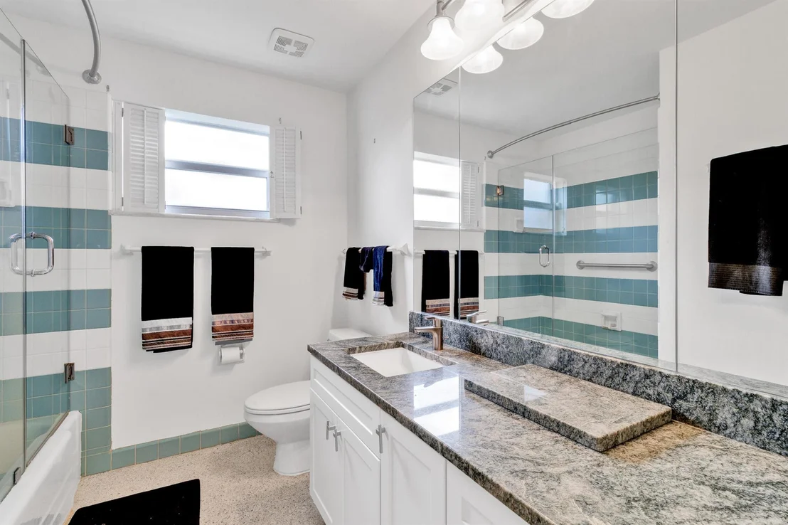 Photo of 215 Conn Way