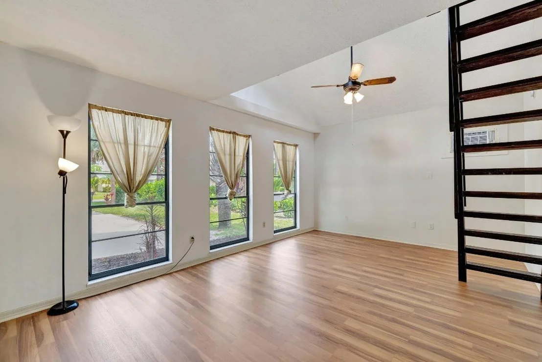 Photo of 5404 Sunset Boulevard