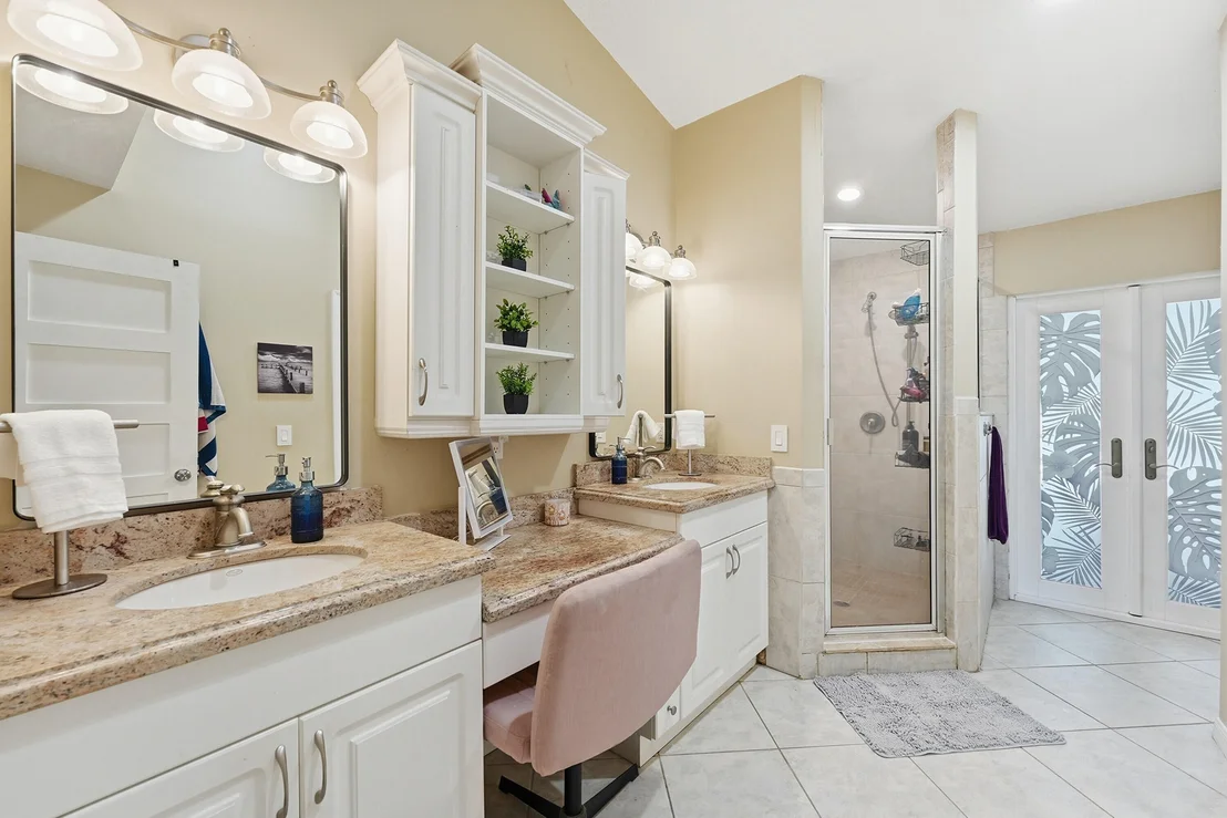 Photo of 15924 Laurel Oak Circle