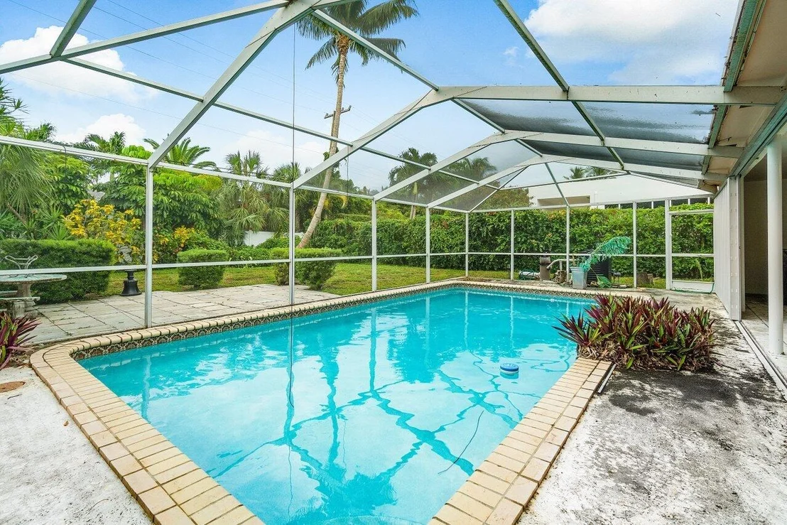 Photo of 1060 Spanish River Road
