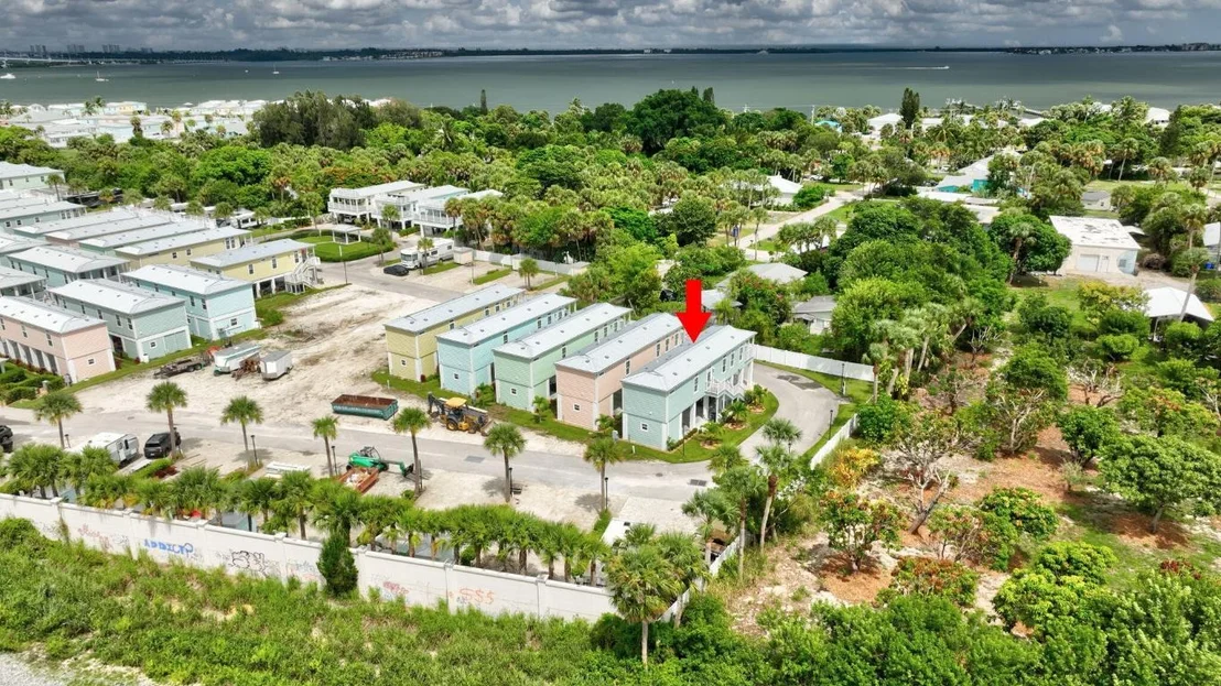 Photo of 301 NE Coastal Drive