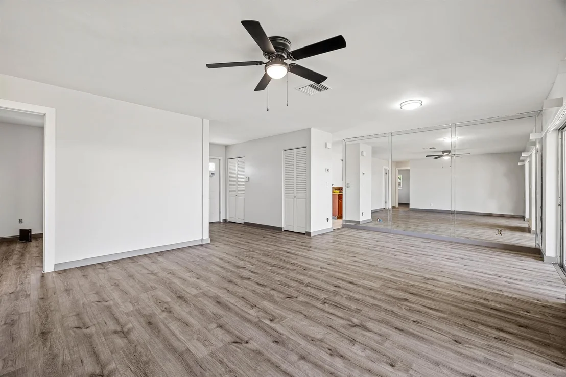 Photo of 6961 Southgate Boulevard