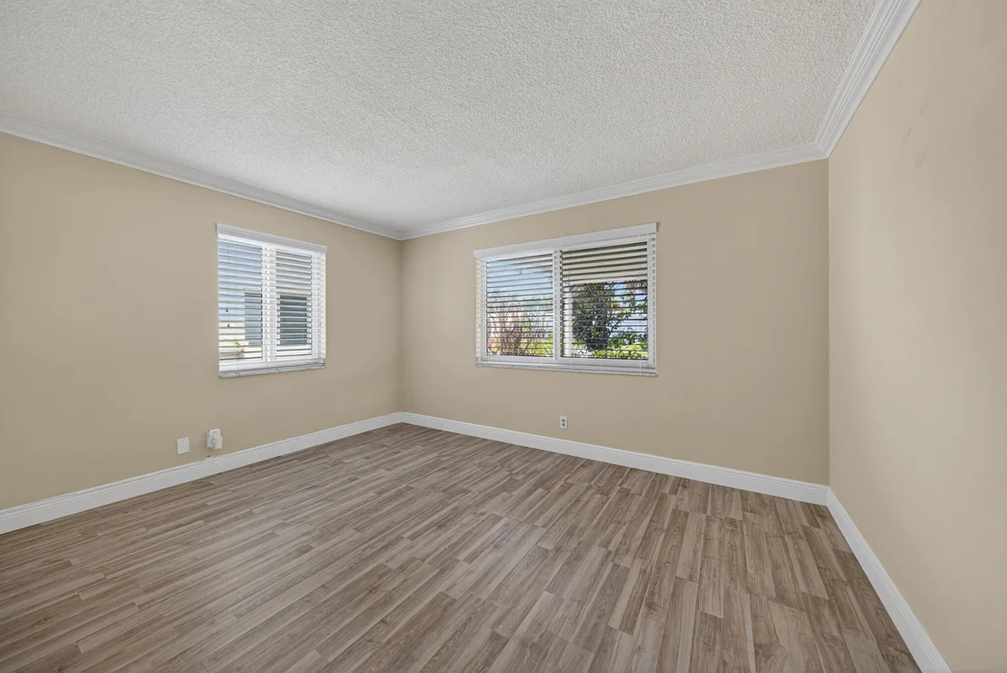 Photo of 391 Leisure Boulevard