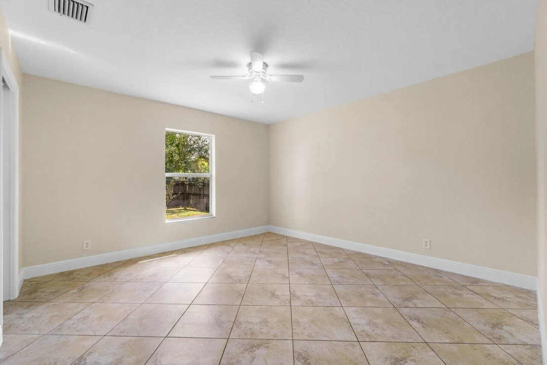 Photo of 348 Fleming Avenue