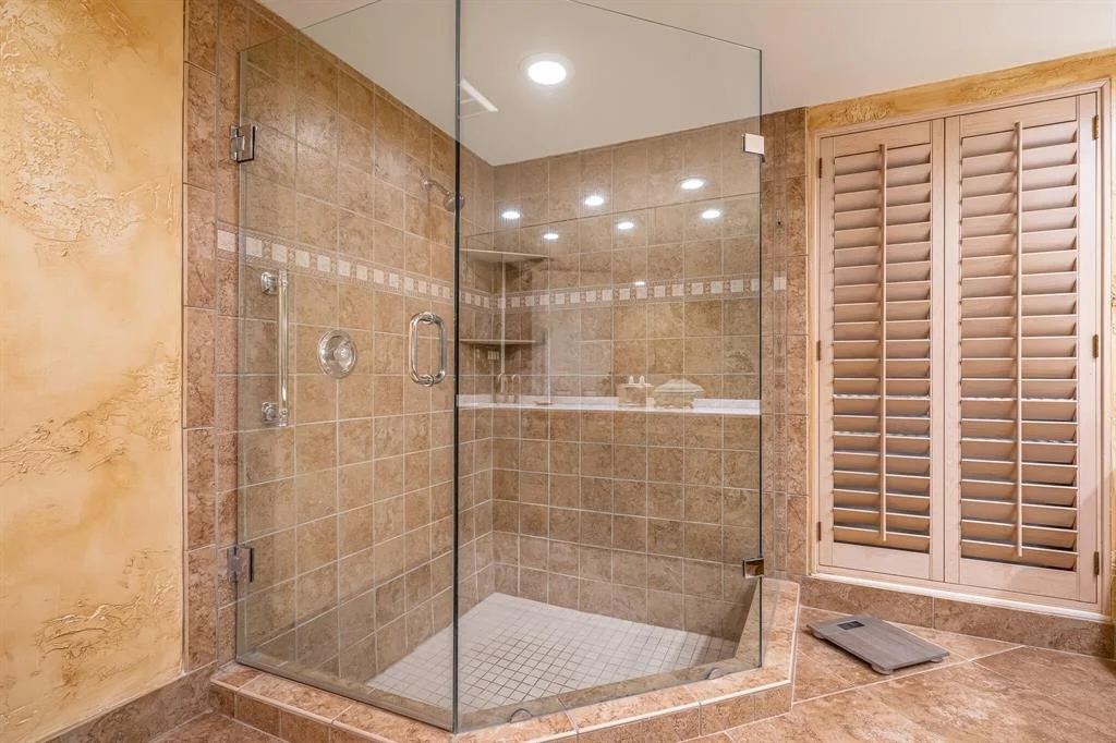 Photo of 5880 Pinebrook Drive