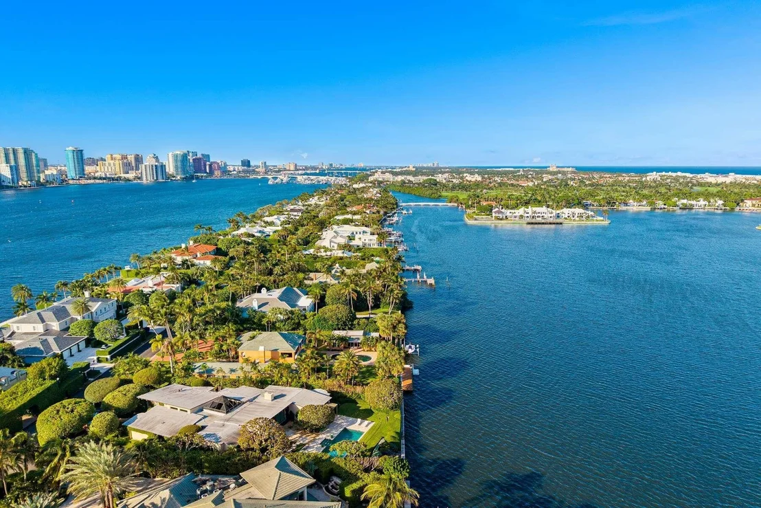 Photo of 748 Island Drive