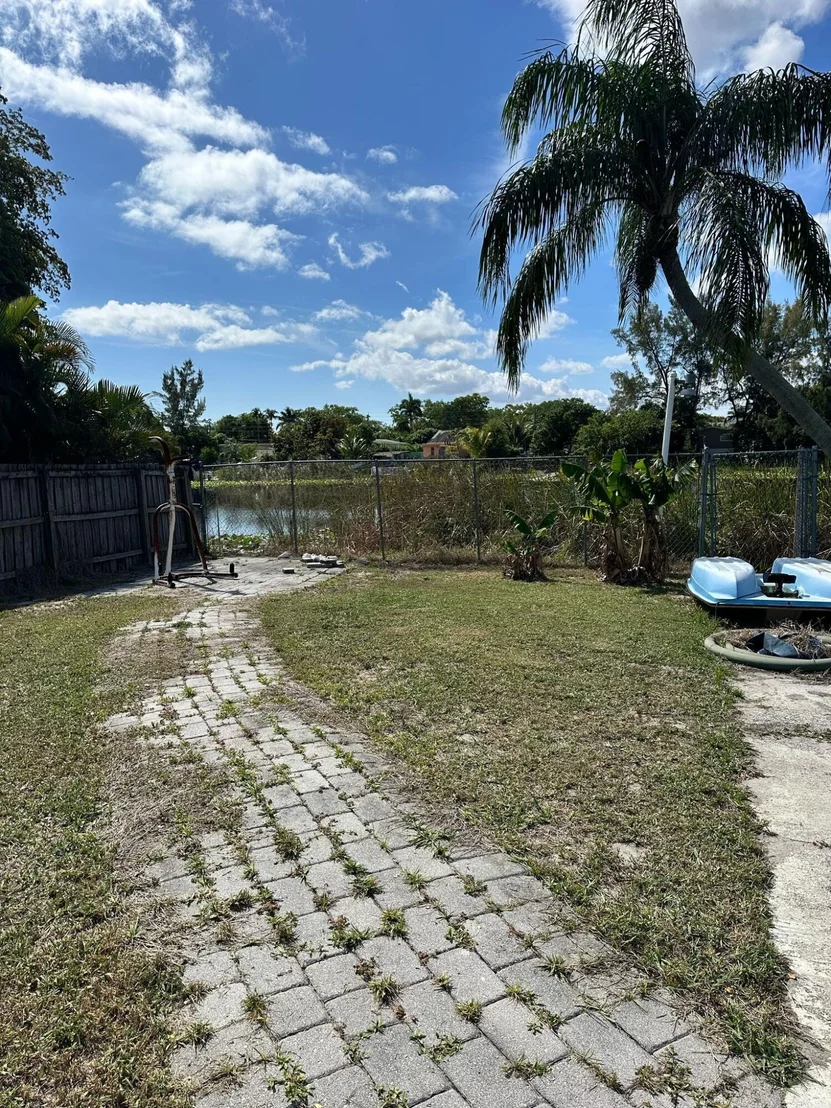 Photo of 4194 Hibiscus Cir Circle