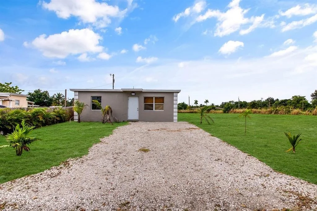 Photo of 3699 Coconut Road