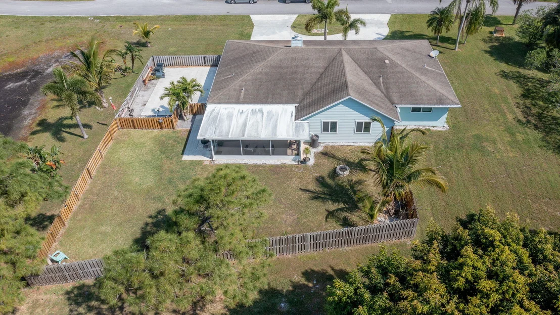 Photo of 5580 SE Paramount Drive
