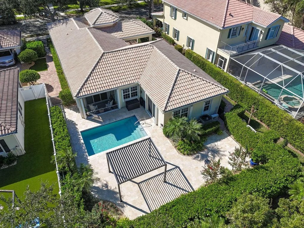 Photo of 4015 Community Drive