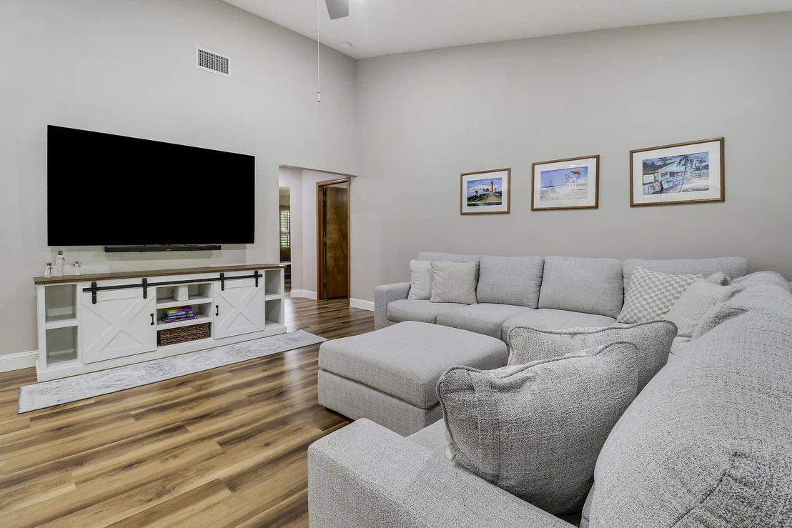 Photo of 15421 110th Avenue N