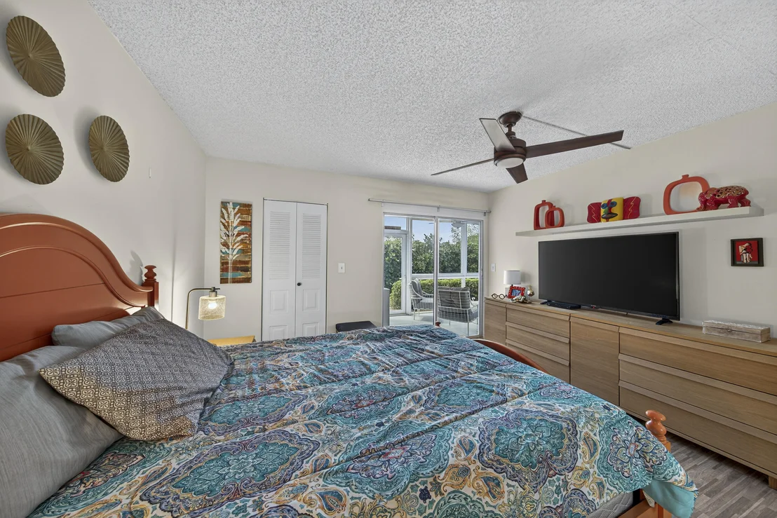 Photo of Unit D1 at 1904 BERMUDA Circle