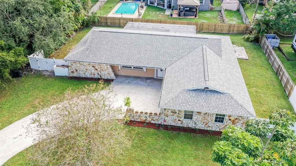 Photo of 109 W Pine Tree Avenue