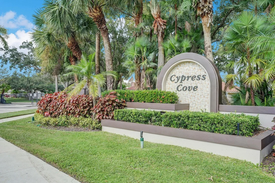 Photo of 6924 Cypress Cove Circle
