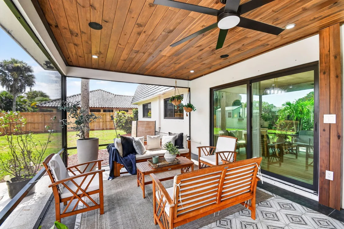 Photo of 110 W Coconut Drive