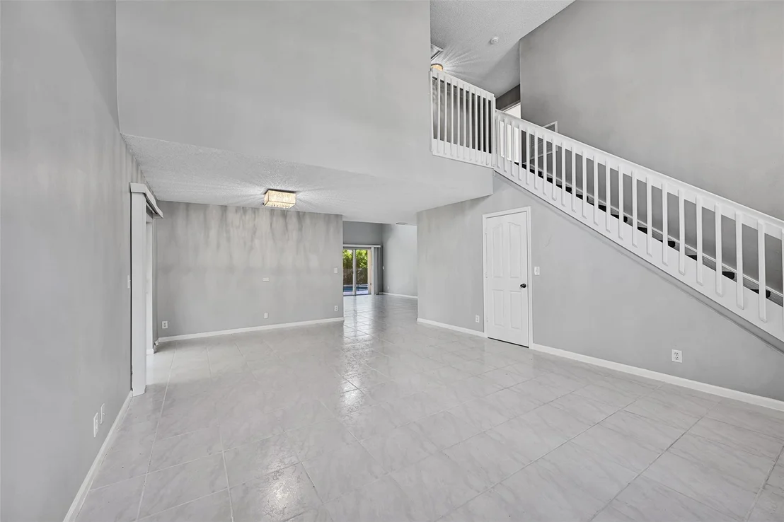 Photo of 10004 NW 57th Place