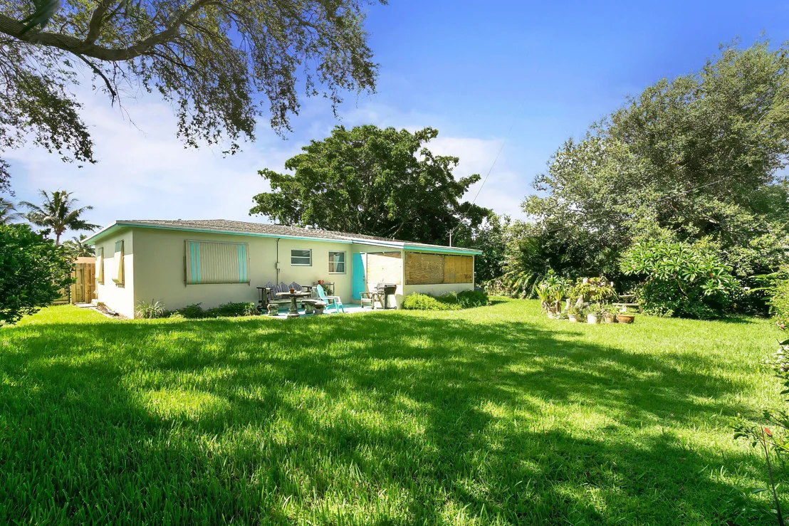 Photo of 541 Ebbtide Drive
