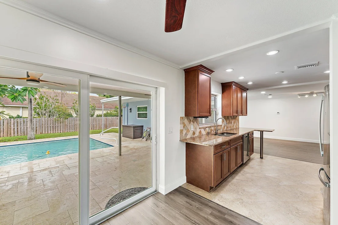 Photo of 214 Circle W