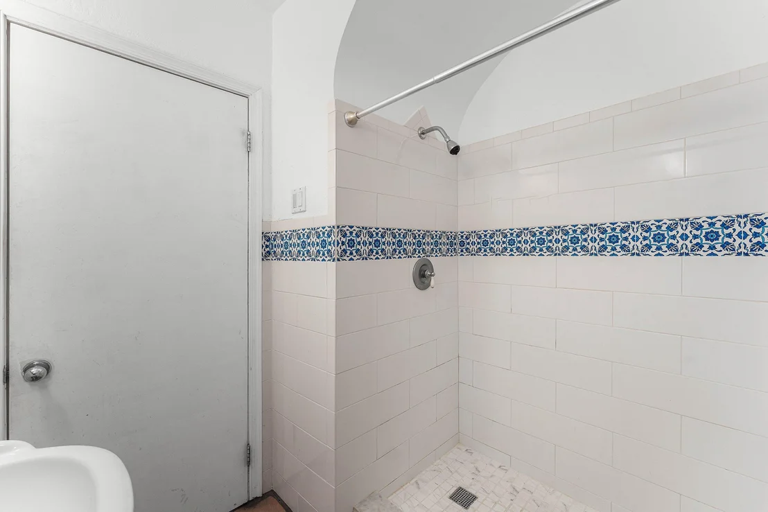 Photo of 122 Euclid Boulevard