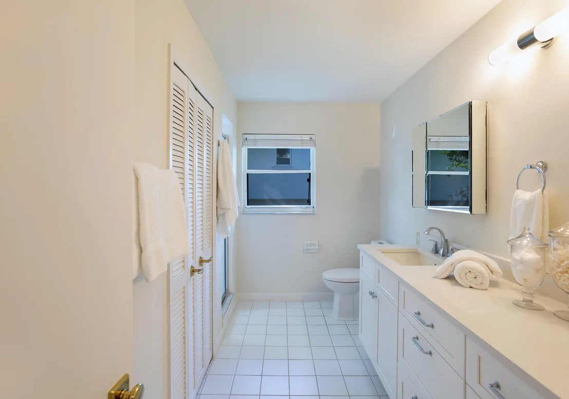 Photo of 5929 N Ocean Boulevard