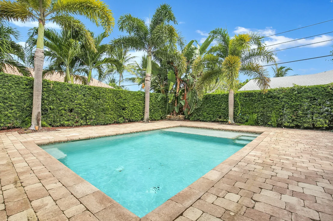 Photo of 618 Sunshine Drive