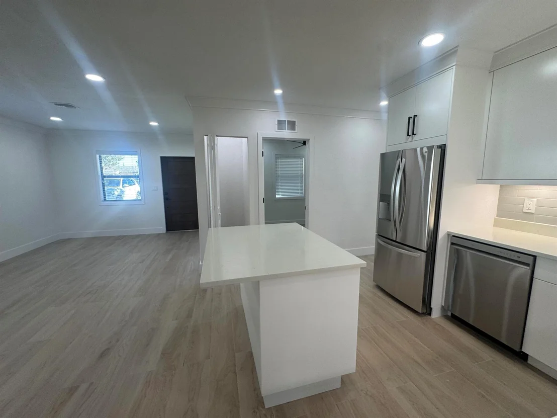 Photo of 3015 Robert Road