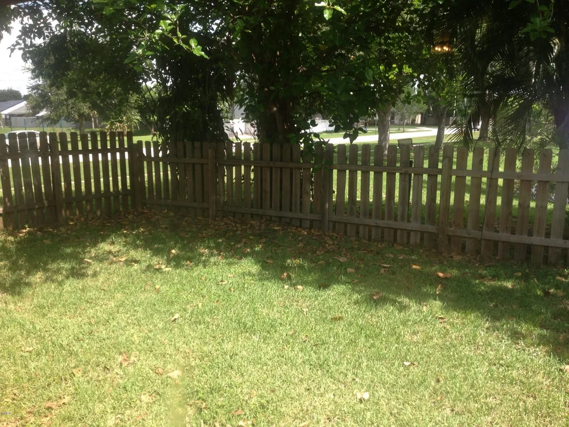 Photo of 7827 Roble Lane