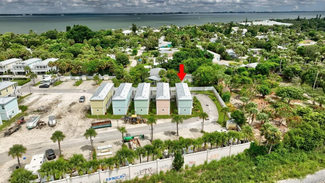 Photo of 301 NE Coastal Drive