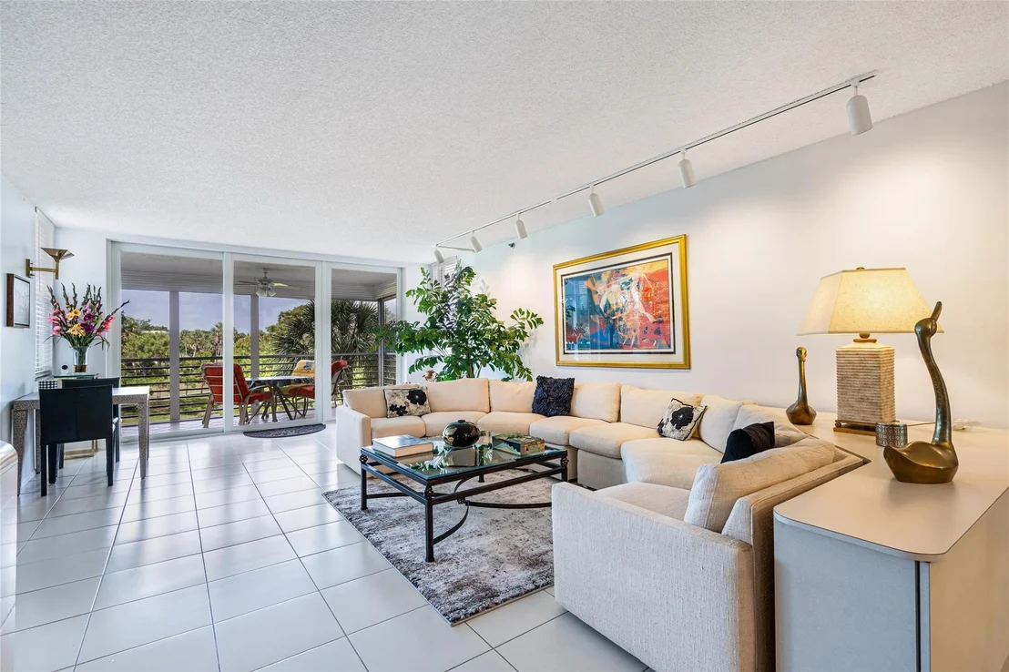 Photo of Unit 310 at 3507 Oaks Way
