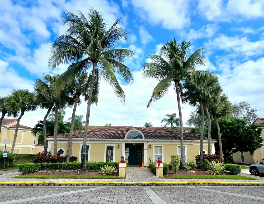 Photo of Unit 220 at 977 Riverside Drive