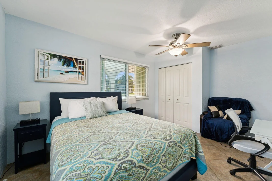 Photo of 718 NW 9th Avenue