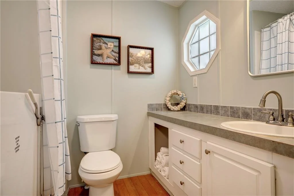 Photo of 646 Barefoot Boulevard