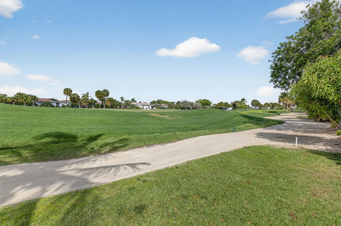 Photo of 19787 Oakbrook Circle