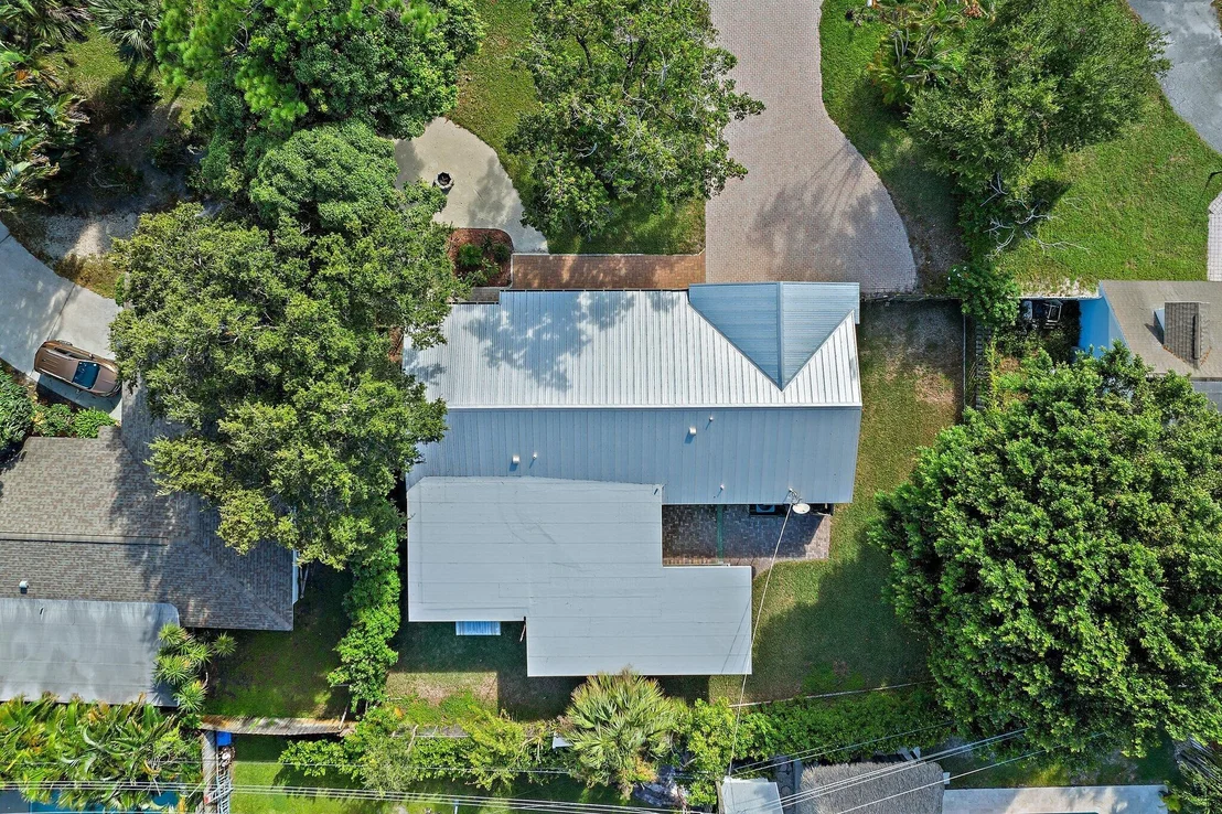 Photo of 243 W Riverside Drive