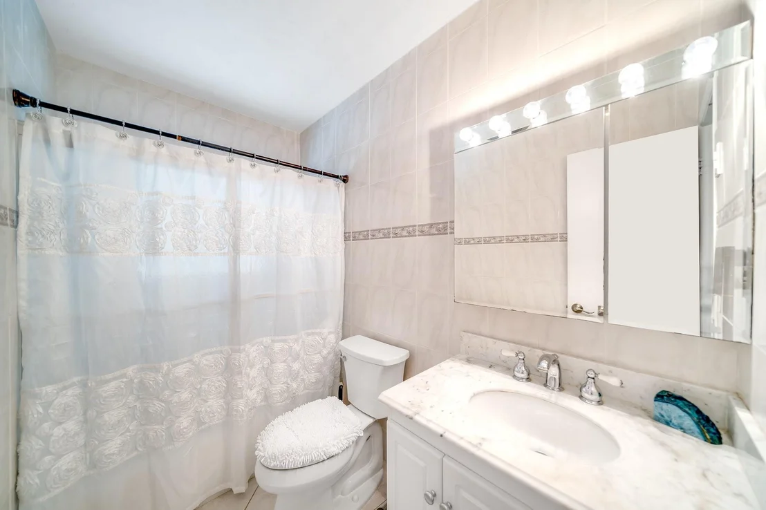 Photo of 188 SE 2nd Avenue