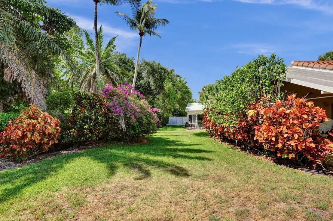 Photo of 8140 Palm Gate Drive