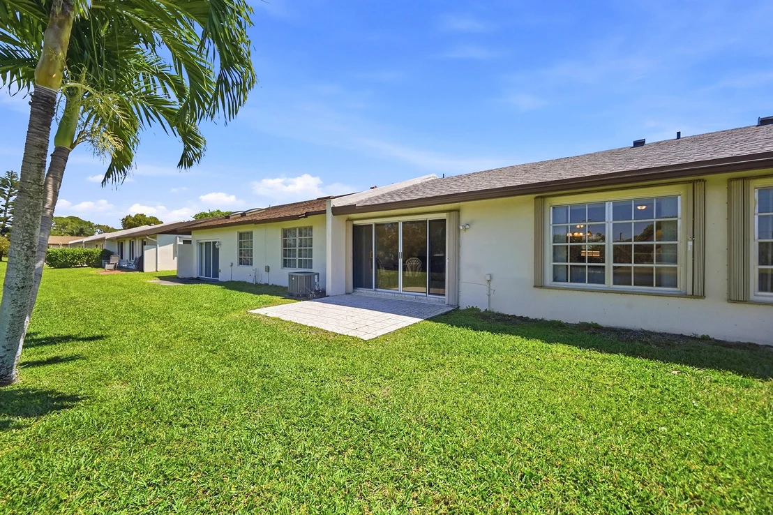 Photo of 15924 Laurel Oak Circle