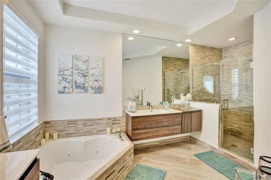Photo of 8760 Lakeview Drive