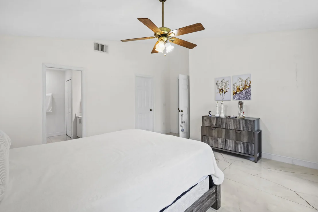 Photo of 6648 Gaviota