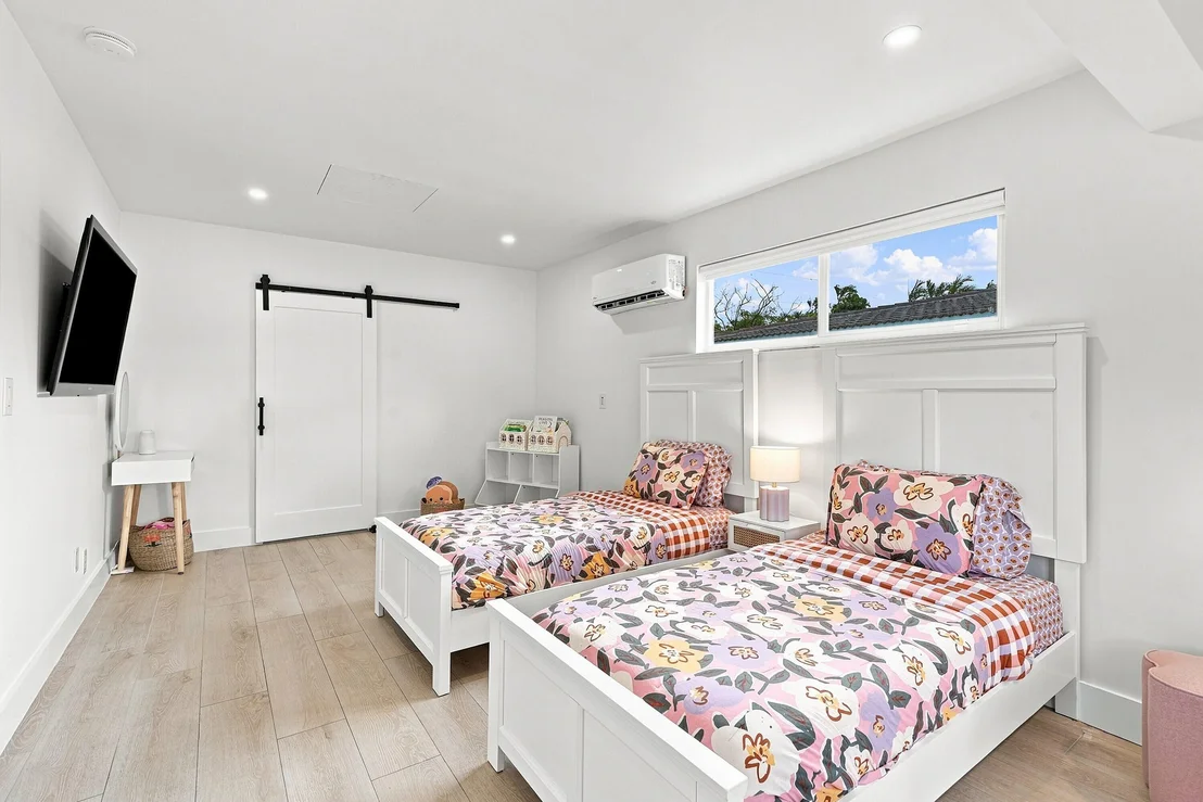 Photo of 807 SE 9 Terrace