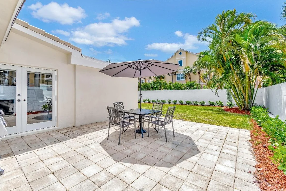 Photo of 620 Las Palmas Park