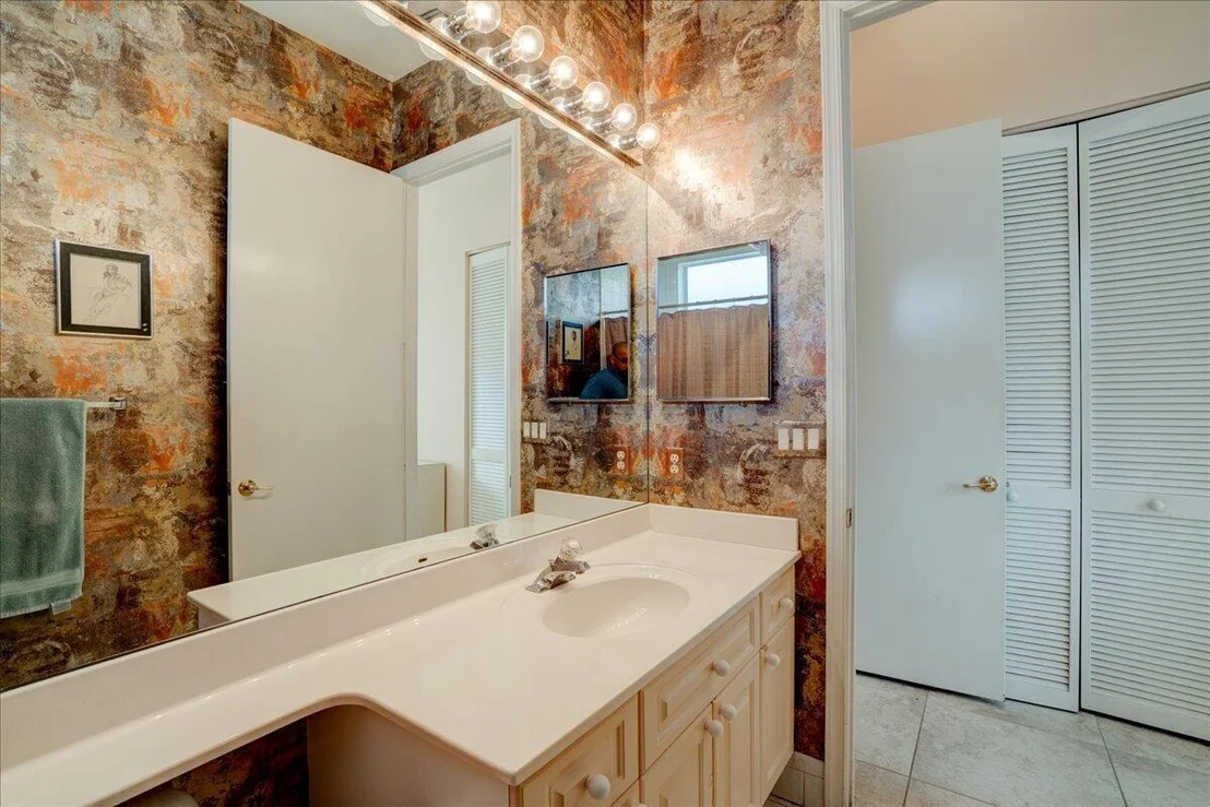 Photo of 10547 Laurel Estates Lane